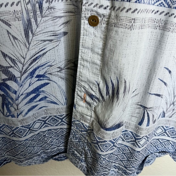 Tommy Bahama Relax Lyocell Blend Blue Button Down Shirt Aztec Tropical Print XXL - Picture 6 of 14